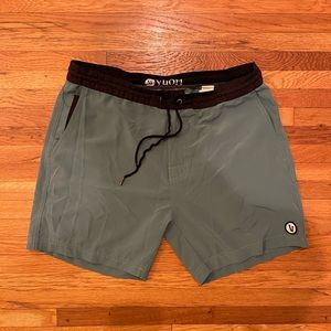 Vuori boardshorts